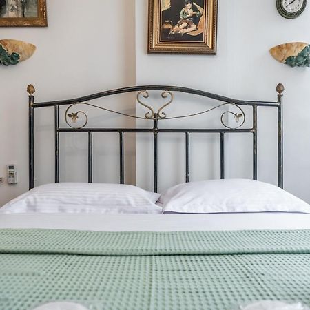 Vintage And Warm 2Br Apartament In Тирана Экстерьер фото