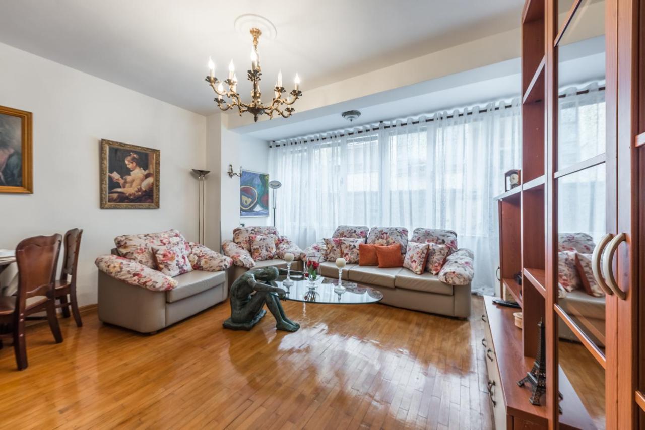 Vintage And Warm 2Br Apartament In Тирана Экстерьер фото